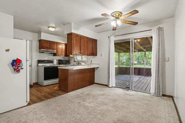 16 Oak Grove Road, Springfield, MI 49037