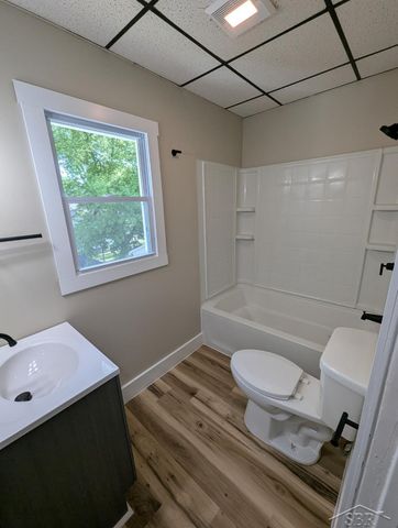1306 State Street, Saginaw, MI 48602