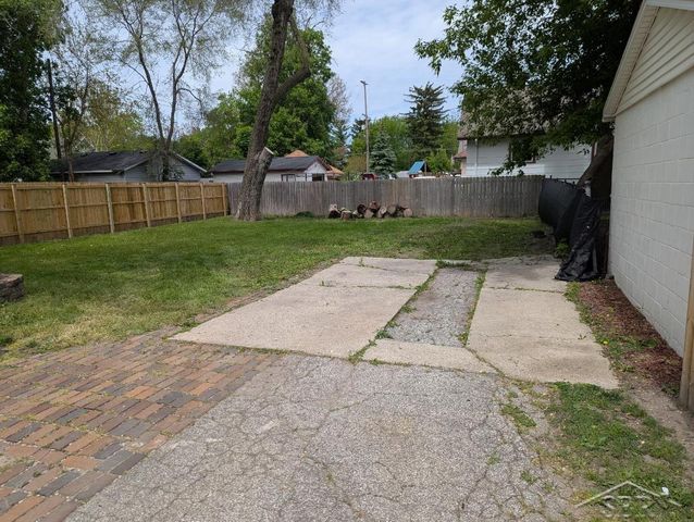1306 State Street, Saginaw, MI 48602