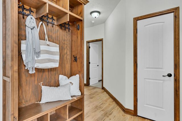 808 E Woodstone Cir, Andover, KS 67002