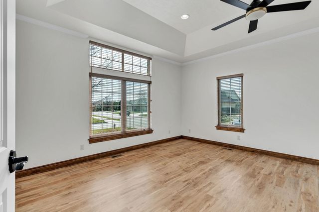 808 E Woodstone Cir, Andover, KS 67002