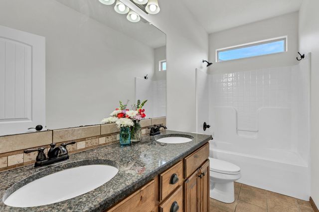 808 E Woodstone Cir, Andover, KS 67002