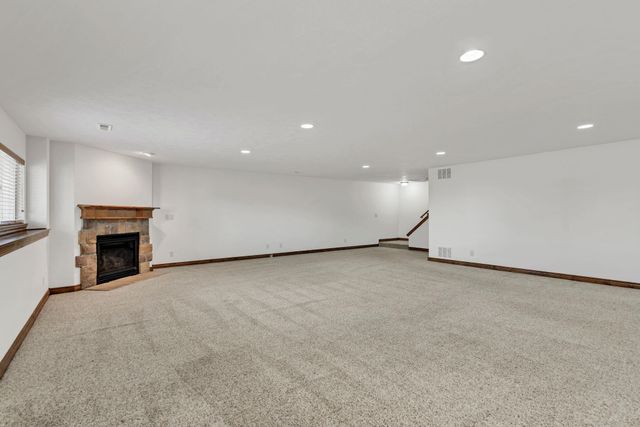 808 E Woodstone Cir, Andover, KS 67002