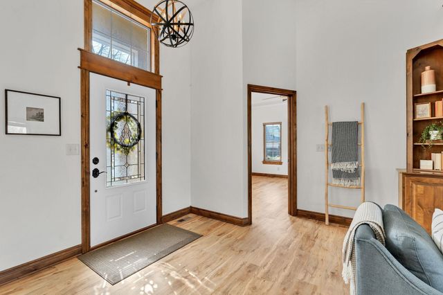 808 E Woodstone Cir, Andover, KS 67002