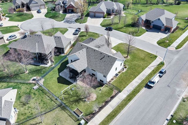 808 E Woodstone Cir, Andover, KS 67002