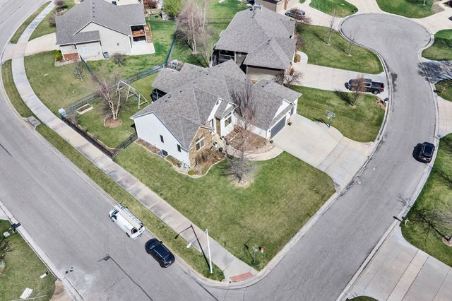 808 E Woodstone Cir, Andover, KS 67002