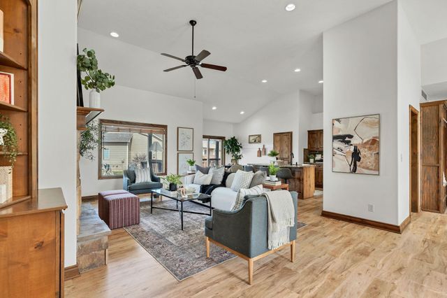 808 E Woodstone Cir, Andover, KS 67002