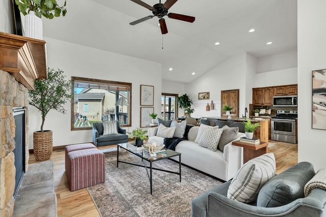 808 E Woodstone Cir, Andover, KS 67002