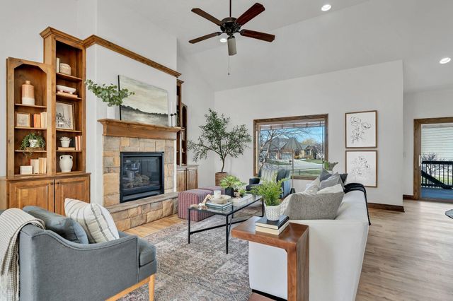 808 E Woodstone Cir, Andover, KS 67002