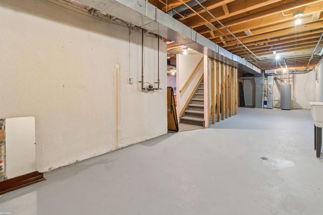 16231 Pine Ridge Drive, Fraser, MI 48026