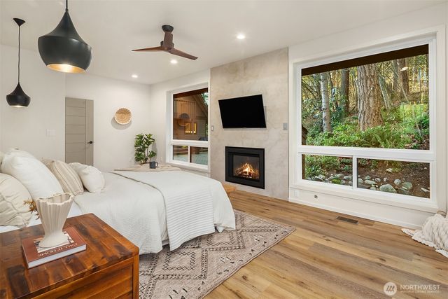 25112 SE 17th Street, Sammamish, WA 98075