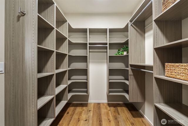 25112 SE 17th Street, Sammamish, WA 98075