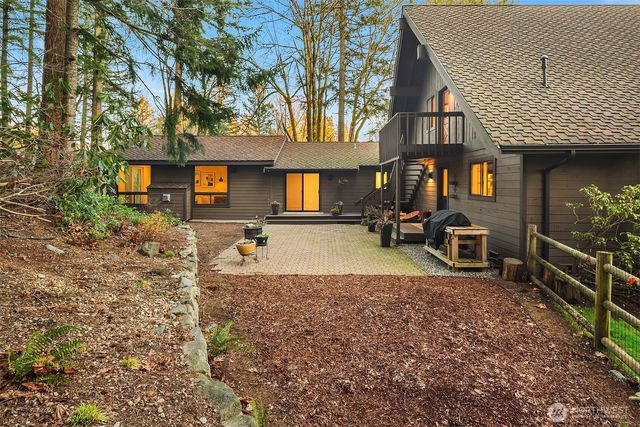 25112 SE 17th Street, Sammamish, WA 98075
