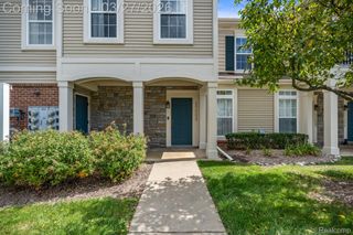 17200 Addington Drive, Commerce Charter Township, MI 48390