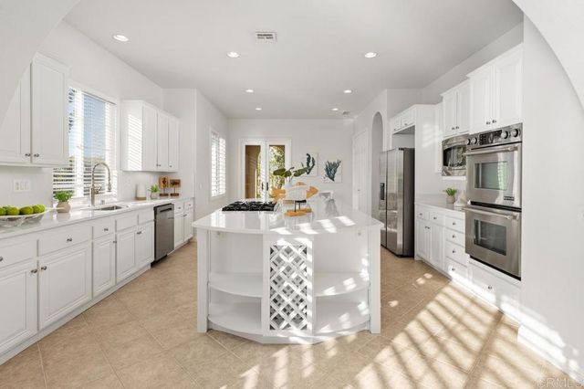 6647 Thrasher Place, Carlsbad, CA 92011