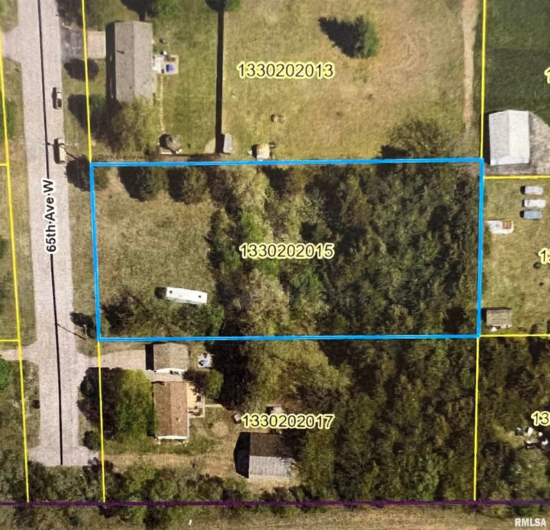 W 65TH Avenue, Muscatine, IA 52761