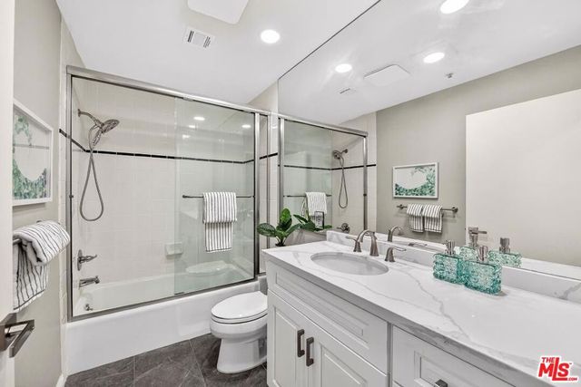 333 Westminster Avenue 405, Los Angeles, CA 90020