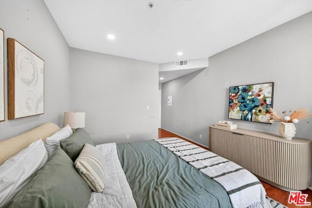 333 Westminster Avenue 405, Los Angeles, CA 90020