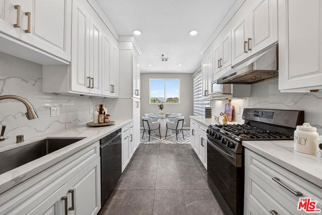 333 Westminster Avenue 405, Los Angeles, CA 90020