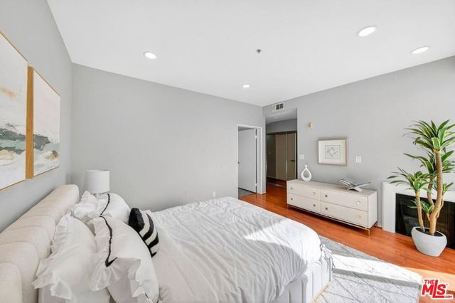 333 Westminster Avenue 405, Los Angeles, CA 90020