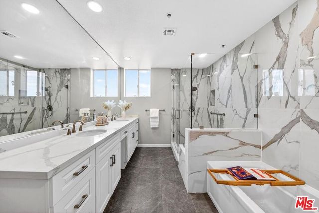 333 Westminster Avenue 405, Los Angeles, CA 90020