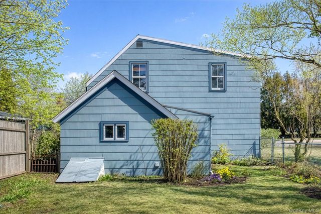 415 Sterling Place, Greenport, NY 11944