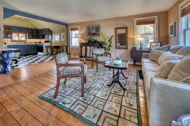 415 Sterling Place, Greenport, NY 11944