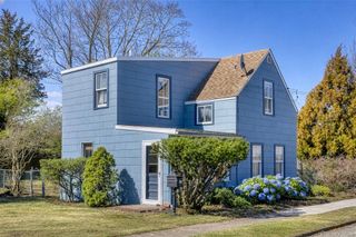 415 Sterling Place, Greenport, NY 11944