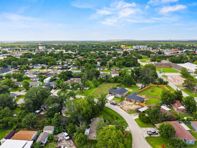 10425 N Oswego Street, Houston, TX 77029