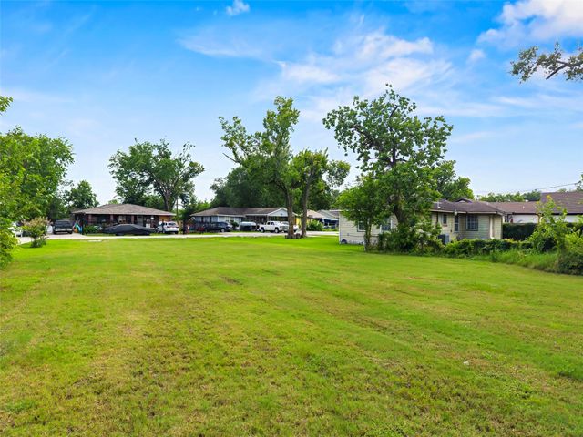 10425 N Oswego Street, Houston, TX 77029