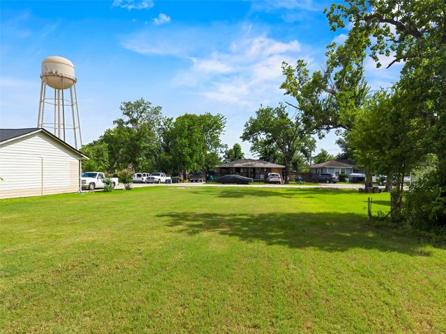 10425 N Oswego Street, Houston, TX 77029