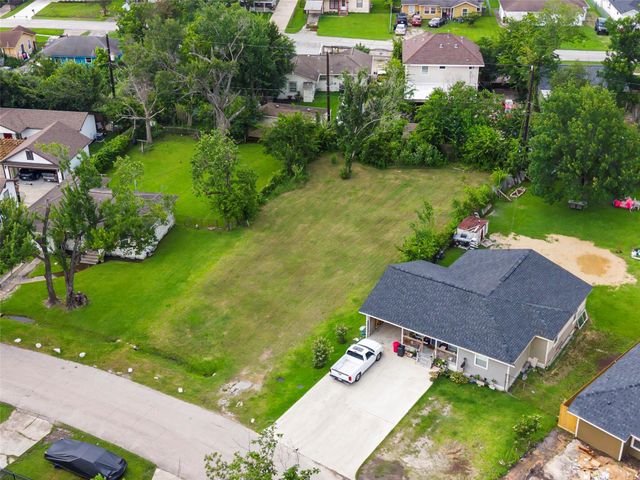 10425 N Oswego Street, Houston, TX 77029