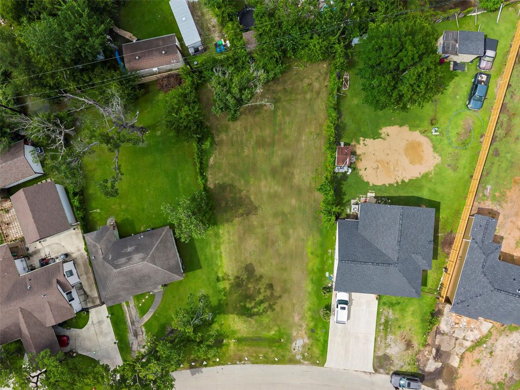 10425 N Oswego Street, Houston, TX 77029