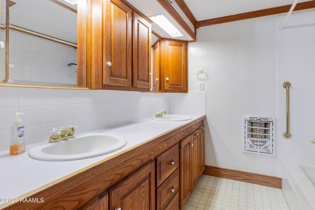 3672 Highway 3043, Opelousas, LA 70570