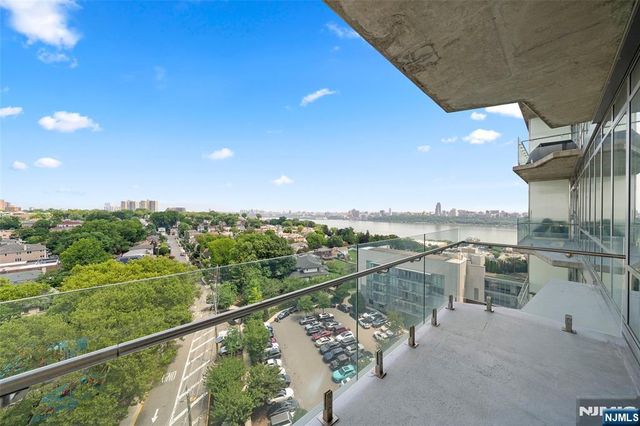 320 Adolphus Avenue 1102, Cliffside Park, NJ 07010