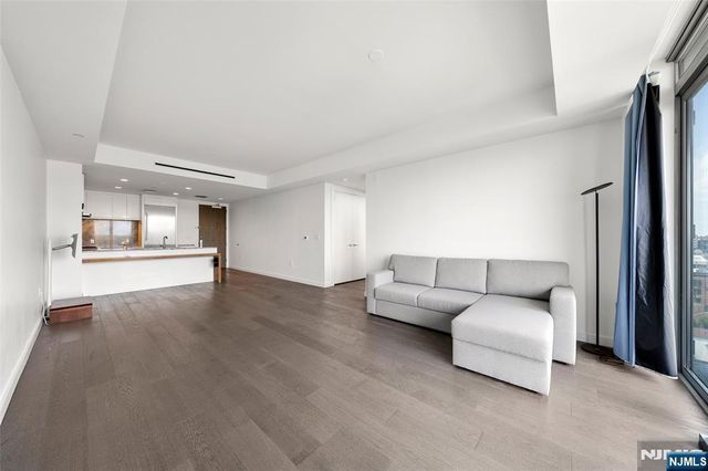 320 Adolphus Avenue 1102, Cliffside Park, NJ 07010