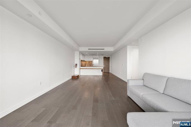 320 Adolphus Avenue 1102, Cliffside Park, NJ 07010