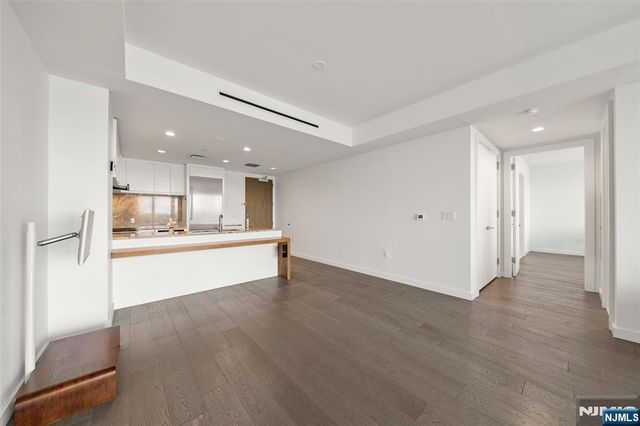 320 Adolphus Avenue 1102, Cliffside Park, NJ 07010