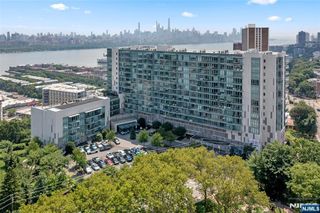 320 Adolphus Avenue 1102, Cliffside Park, NJ 07010