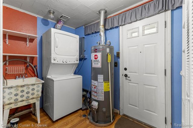 17285 Wood Street, Melvindale, MI 48122