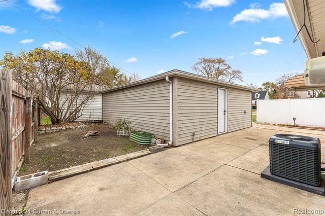 17285 Wood Street, Melvindale, MI 48122