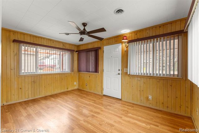 17285 Wood Street, Melvindale, MI 48122