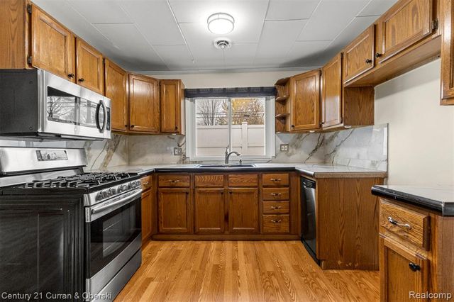 17285 Wood Street, Melvindale, MI 48122