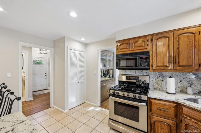 1660 Fenimore Road, Hewlett, NY 11557