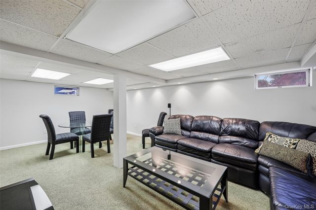 1660 Fenimore Road, Hewlett, NY 11557