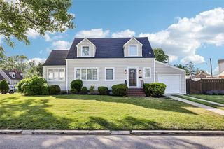 1660 Fenimore Road, Hewlett, NY 11557