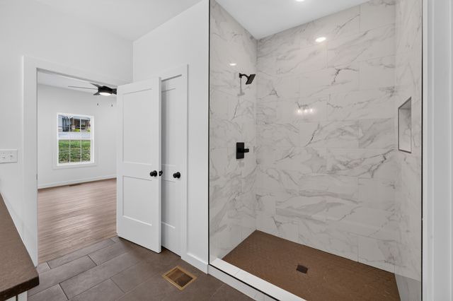 171 Coley Ct, Lafayette, TN 37083