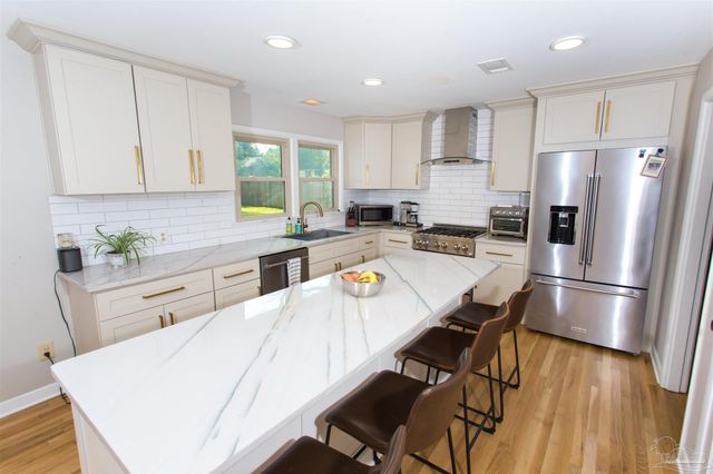 4170 Aiken Rd, Pensacola, FL 32504