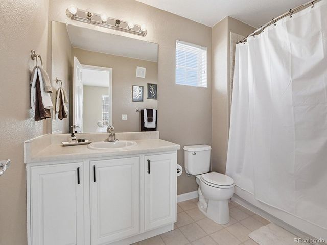 22062 E Irish Dr, Aurora, CO 80016