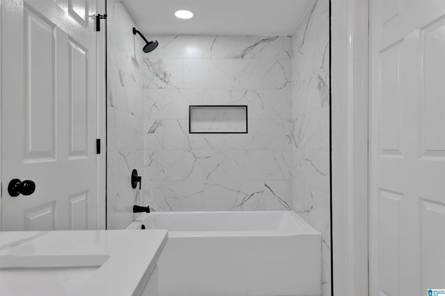 652 E OAK DRIVE, Trussville, AL 35173